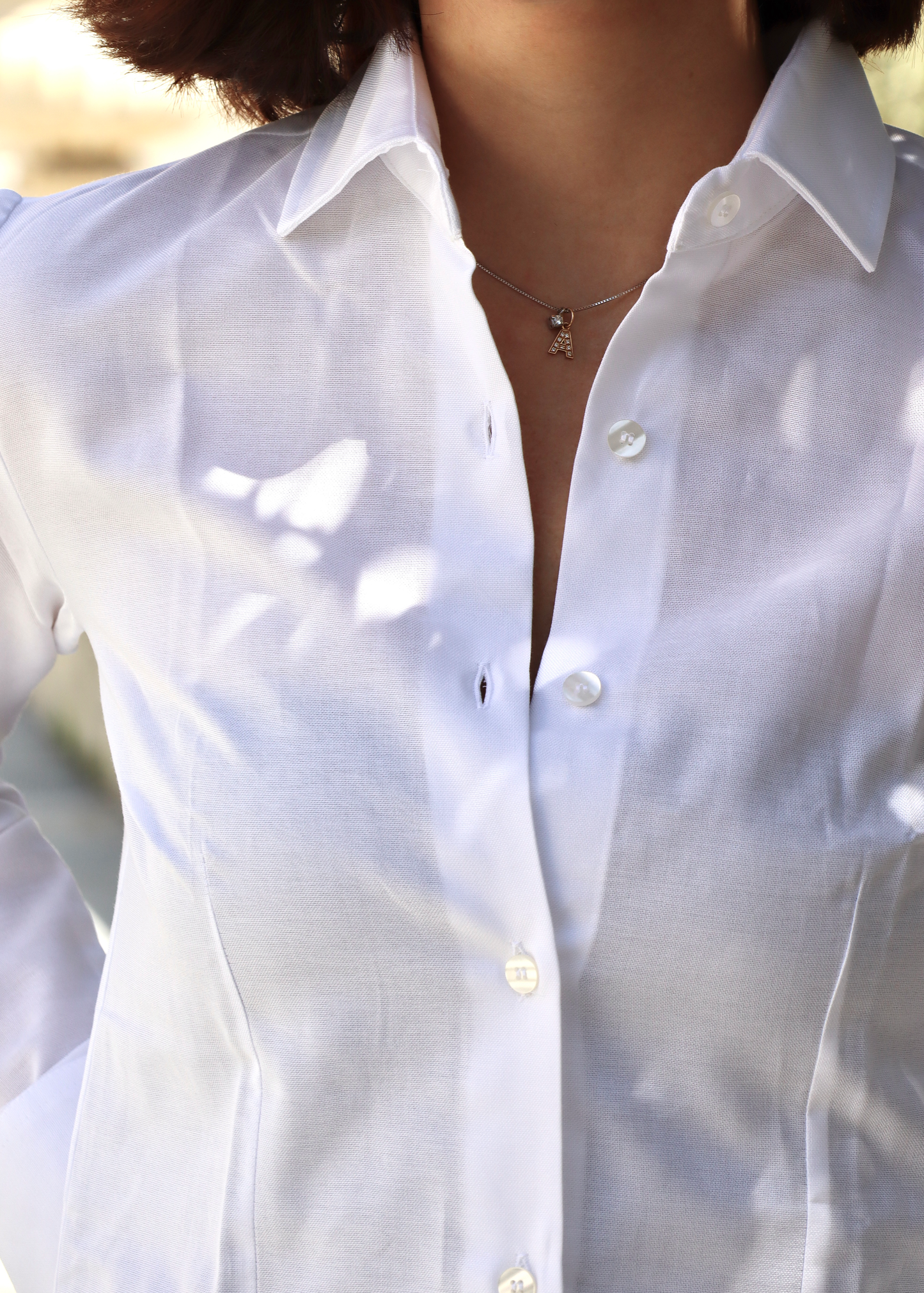 Camicia classica Strike Inside in tessuto Oxford di alta qualità realizzato nella nostra maglieria artigliale a genova, un capo essenziale dal design intramontabile, perfetto per ogni occasione. Offre una vestibilità comoda e un look raffinato, mantenendo una struttura solida e traspirante. Ideale per un look elegante e versatile, è la scelta perfetta per chi cerca comfort e stile senza tempo