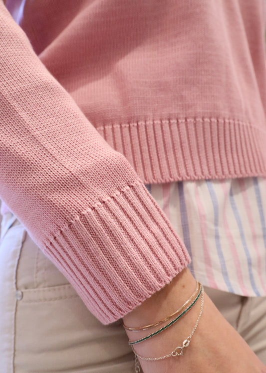 maglione donna in 100% lana merino con scollo a V, polsini e estremità a coste, strike inside genova.
