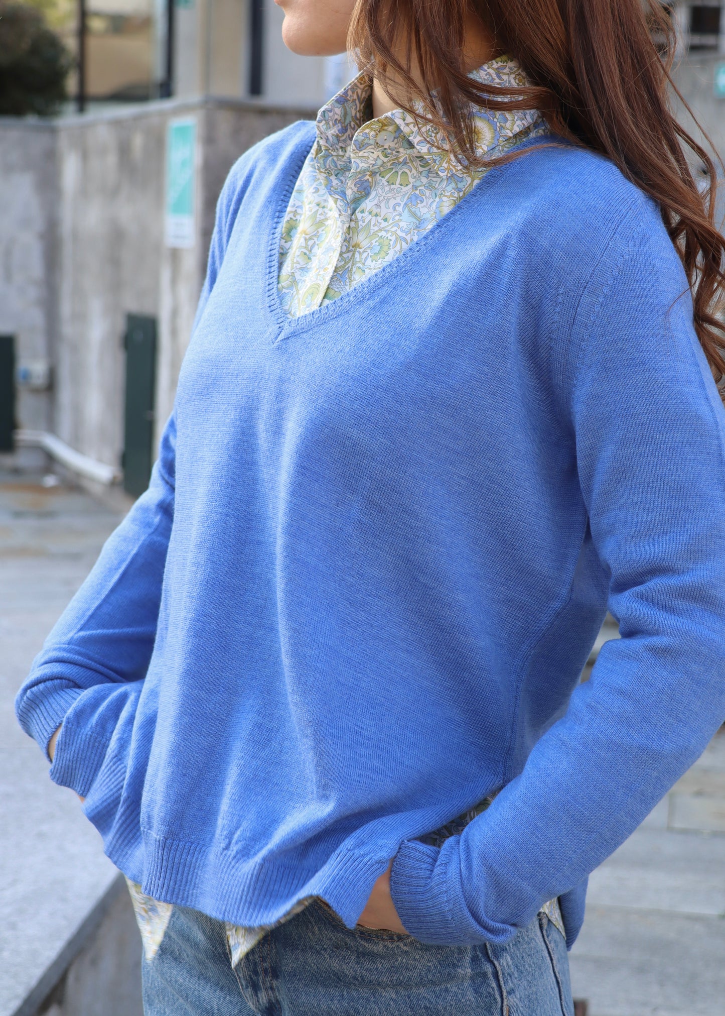 Maglione morbido con scollo a V profondo - lana Merino